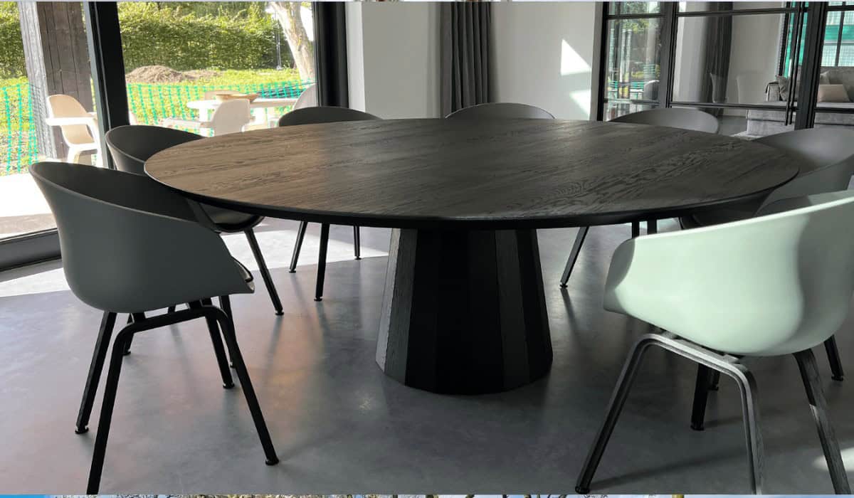 Zwarte Ronde Eettafel: Stijlvol, Praktisch en Tijdloos