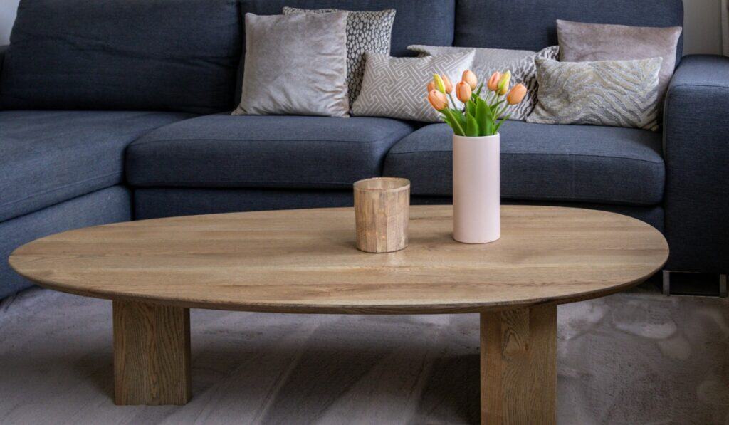 Waarom een organische salontafel perfect past in een modern interieur