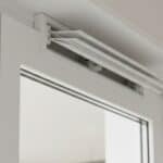 Ventilatieroosters uitgelegd voor raam en buitenmuur inclusief Duco systemen en plaatsing